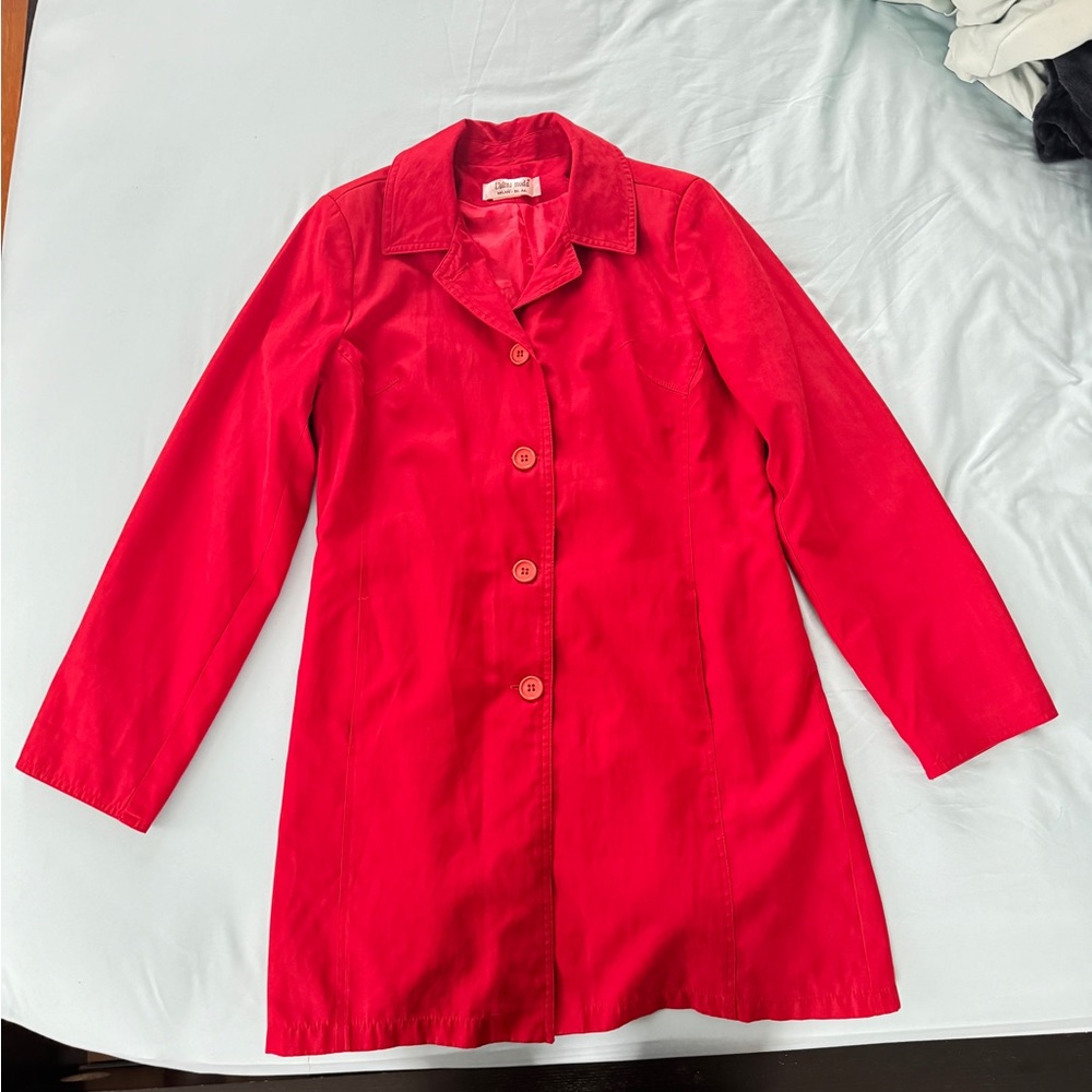 Red Tailored Blazer with Classic Style and Full Length Sleeves